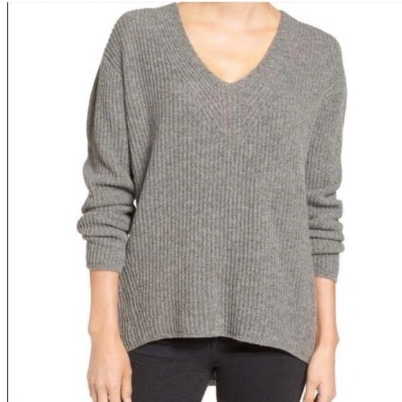 MadeWell 100% merino wool gray cropped v neck fall winter warm sweater medium - Picture 1 of 7